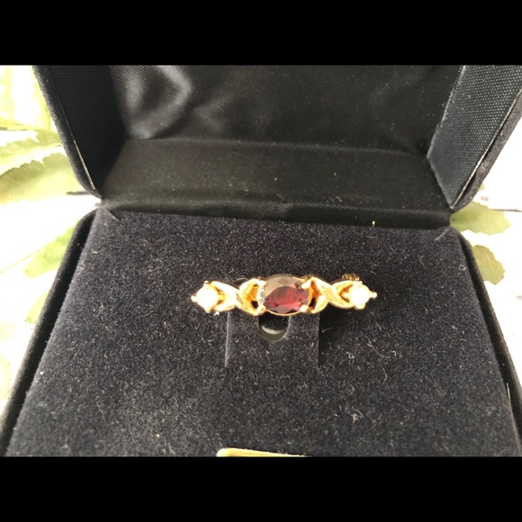 Garnet/C Z Kisses Bar Pin - Picture 3 of 8